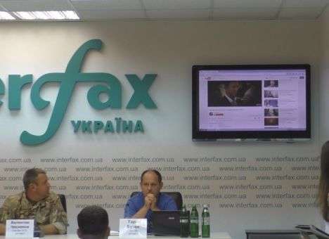 Волонтеры и активисты Херсонщины просят Порошенко о помощи (ФОТО)