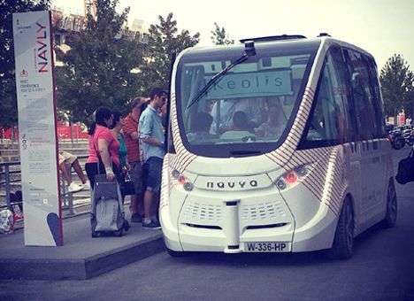 Во Франции впервые начали курсировать беспилотные автобусы