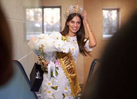 В Киев прилетела украинка, признанная самой красивой миссис во вселенной (ФОТО)