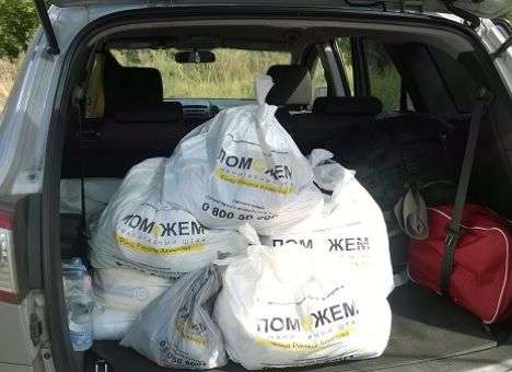 Мобильную бригаду Гумштаба не пускают в поселок Новолуганское