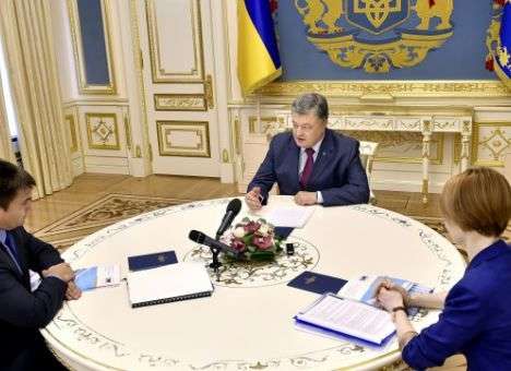 Порошенко обвинил РФ в краже нефти и газа на морском шельфе Украины