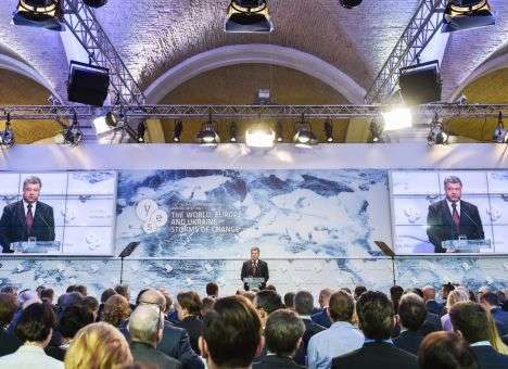 Порошенко жестко ответил на давление со стороны ЕС относительно Донбасса