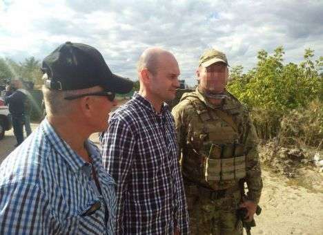 Первые снимки украинцев, освобожденных сегодня из плена боевиков (ФОТО)