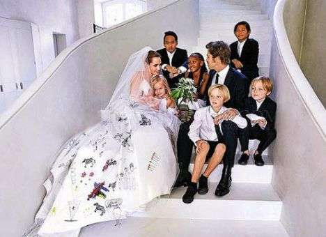 Адвокат Джоли сообщил, почему актриса разводится с Питтом