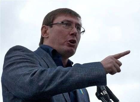 Луценко рассказал, почему он теперь «в мясорубке»