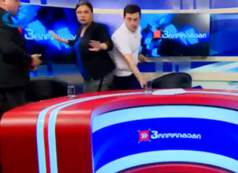 Кандидаты в депутаты устроили потасовку в прямом эфире (ВИДЕО)