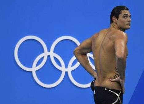 Знаменитый французский пловец стал гандболистом