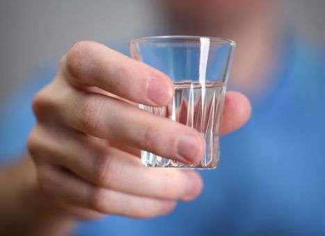 Изготовителя алкогольной отравы объявили в розыск