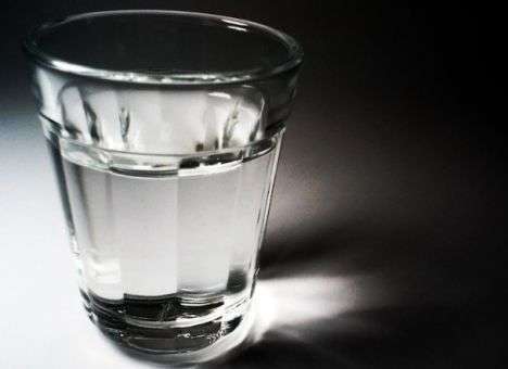 Отраву в украинские кафе и бары везут ящиками и фурами