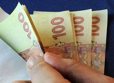 Украинцы назвали самую надежную валюту