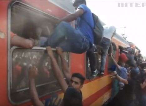 Отставка премьера и законодательные последствия: В Венгрии проходит референдум о квотах на беженцев