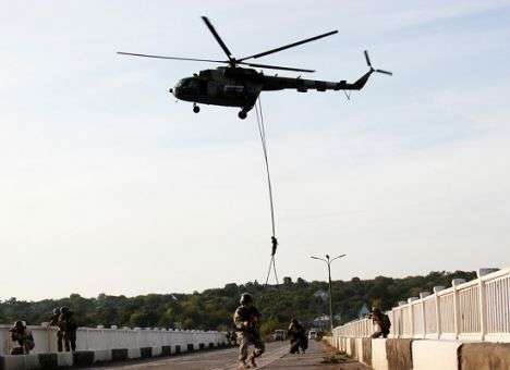 Кадры «захвата» моста со стрельбой на Днепропетровщине (ФОТО)