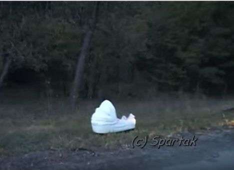 В Киеве авто с младенцем в салоне влетело в столб (ВИДЕО)