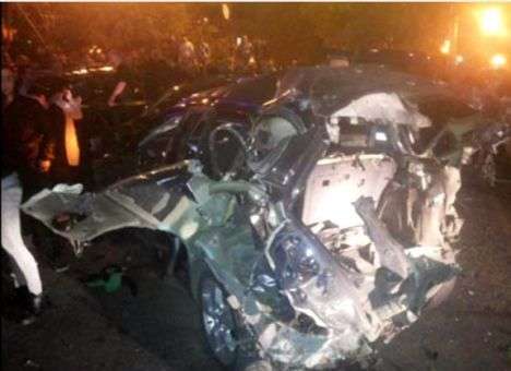 Кадры с места взрыва авто известного оппозиционера в центре Тбилиси (ВИДЕО)