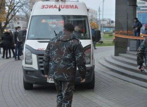 Бензопилу прятал в футляре из-под гитары: Очевидцы рассказали подробности резни в ТЦ в Минске (ВИДЕО)