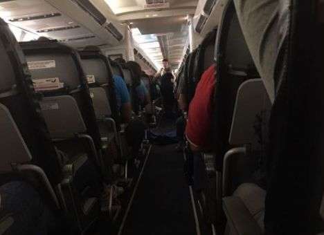 Тело положили в проходе: Трагедия разыгралась на борту самолета «Аланья-Москва» (ФОТО)