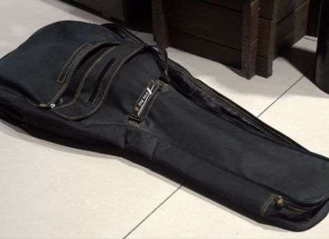 Чехол от гитары и огромный топор: Кадры с места страшной резни в центре Минска (ВИДЕО)