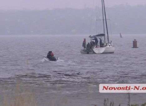 Спасатели продолжили поиск тела известного украинского фотографа (ВИДЕО, ФОТО)