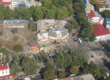 Два удара ножом получил полицейский в центре Николаева