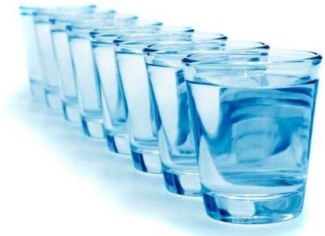 Ученые развенчали миф «восьми стаканов воды»