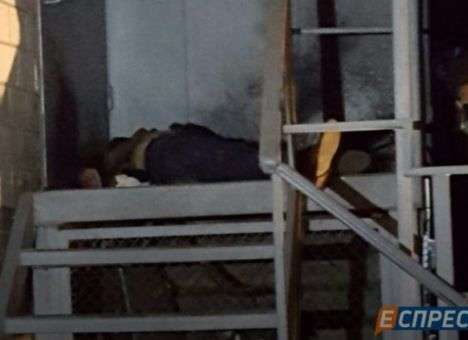 В Киеве мужчина жестоко убил сам себя (ФОТО)