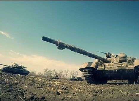 Поздравляя украинцев, Порошенко обратился к России (ВИДЕО)