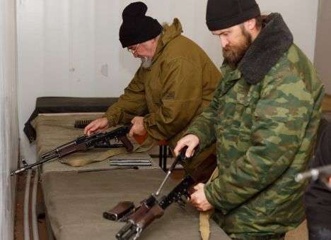 Российские священники взялись за «калаши» (ФОТО)