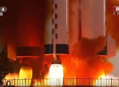 Полное видео запуска космического корабля «Шэньчжоу-11» с двумя космонавтами (ВИДЕО)