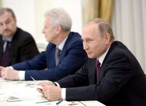 Из крымчан начали выбивать деньги на памятник Путину