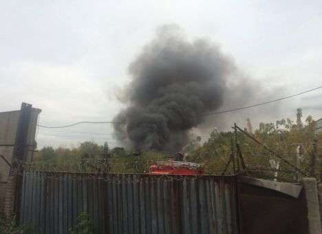 Опубликованы первые кадры пожара на космическом заводе в РФ (ВИДЕО, ФОТО)