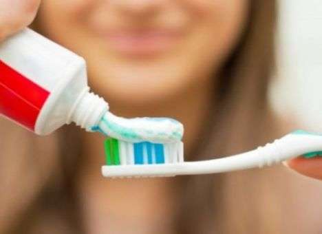 От какого сердечного недуга спасет чистка зубов, рассказали эксперты