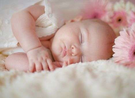 Пенсионерка подарила почти 30-летнему сыну сестричку