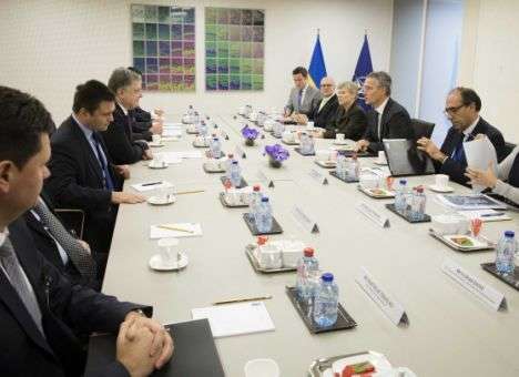 Порошенко и Столтенберг обсудили дальнейшее сотрудничество Украины и НАТО