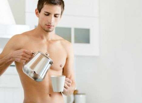 Медики рассказали, почему мужчинам не стоит злоупотреблять чаем