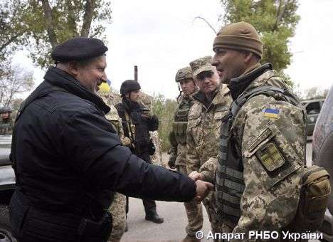 «Кровавый пастор» в черном посетил зону АТО (ФОТО)