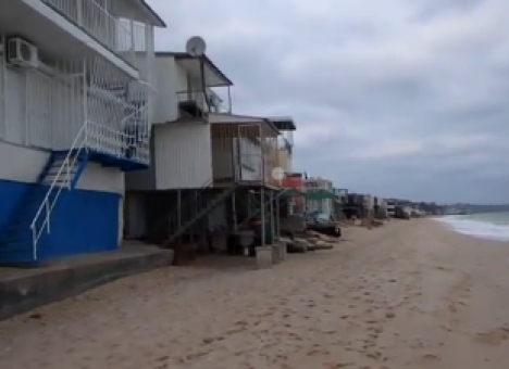 Одесситы сняли исчезающий пляж (ВИДЕО)