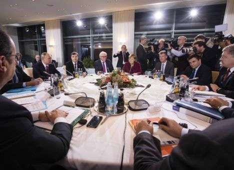 Неожиданные подробности переговоров в Берлине: Путин боялся, что его отравят, Меркель говорила на русском