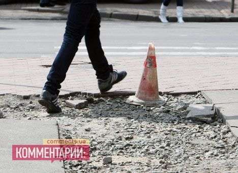 За киевские дороги молятся в церкви и мечети (ВИДЕО)