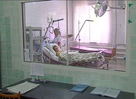 13-летний мальчик, пострадавший от взрыва патрона на Луганщине, пошел на поправку (ФОТО)