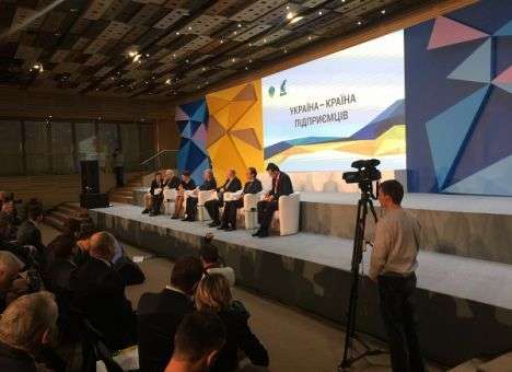 На предпринимательском бизнес форуме банкиры рассказали, кто именно кормит власть