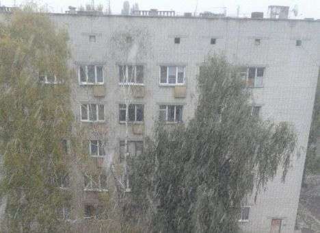 Еще один город Украины засыпает снегом (ФОТО)