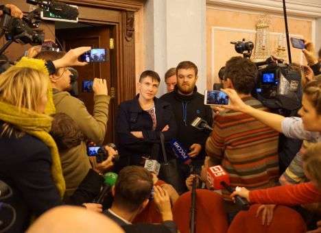 Судья оскорбил сестру Савченко