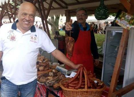 Одиозный губернатор Москаль «засветил» квартиру за границей