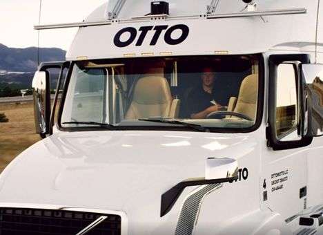 В США впервые беспилотный грузовик доставил груз пива (ВИДЕО)