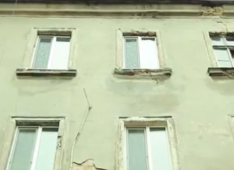 В Одессе рассыпается важное здание (ВИДЕО)