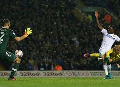 «Лидс» и «Норвич» сыграли 2:2 при 22 222 зрителях, матч завершился в 22:22