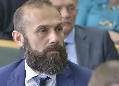 Суд Киева отказался надевать электронный браслет на судью Артура Емельянова