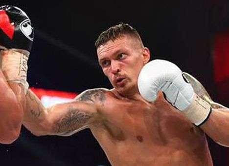 Усик может выйти на один ринг с легендарным американцем