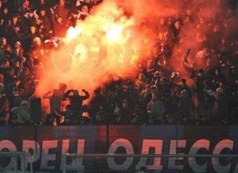 «Динамо» и «Карпаты» наказали за поведение болельщиков