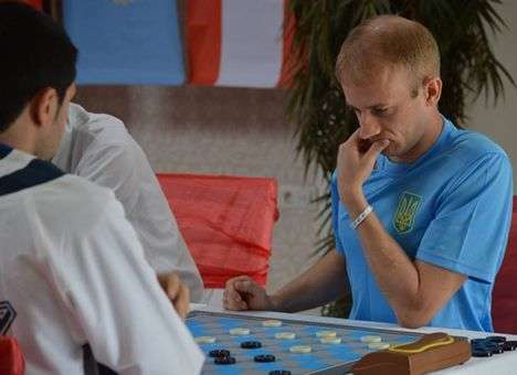 Украинец стал серебряным призером ЧЕ по шашкам